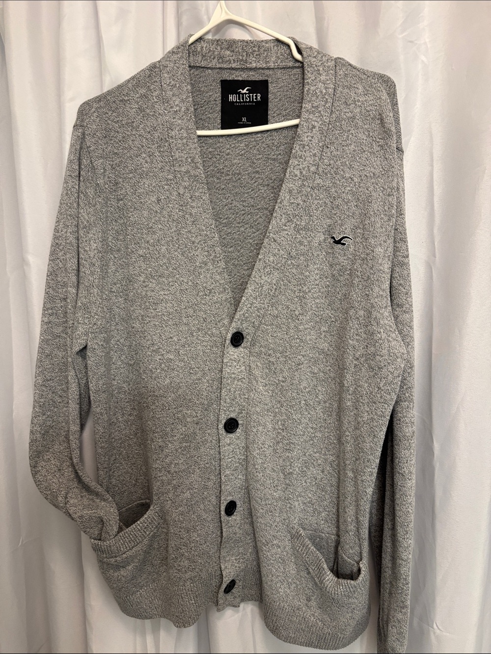 Hollister Women’s XL Light Grey V-Neck Button Cardigan